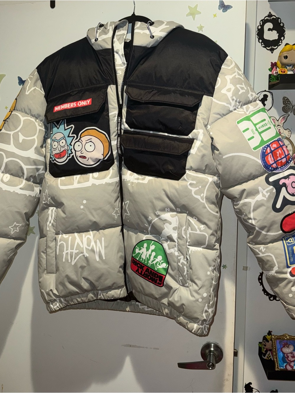 Members Only x Rick and Morty Adult Swim Graphic Puffer Jacket Men’s M